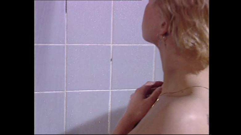 MMV TV - our best full movie: Facefuck baveux jusqu’à ce qu’elle hurle (film porno complet)