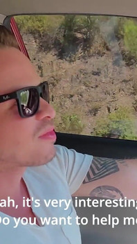 ¡Le di un paseo a la blogger y la follé en el auto!
