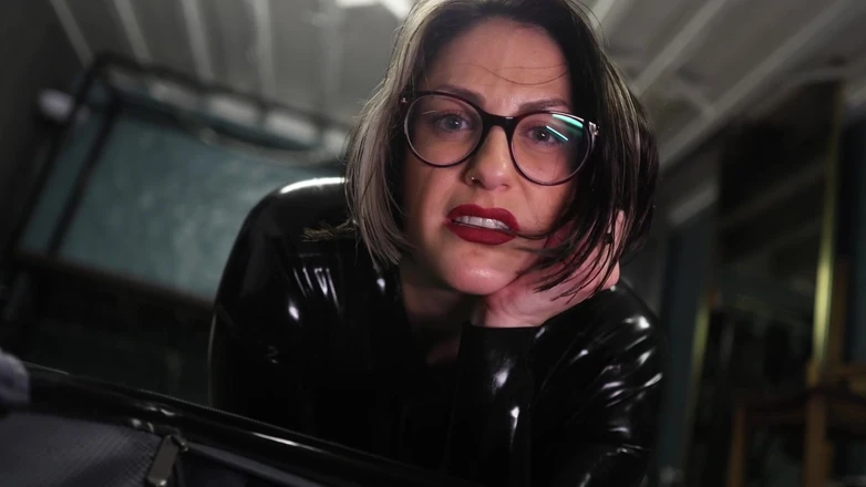 Countess diamond: Suitcase Slave POV - Trapped in My Suitcase