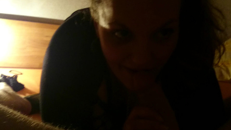 QueenSteffi: Horká královna chce orální sex