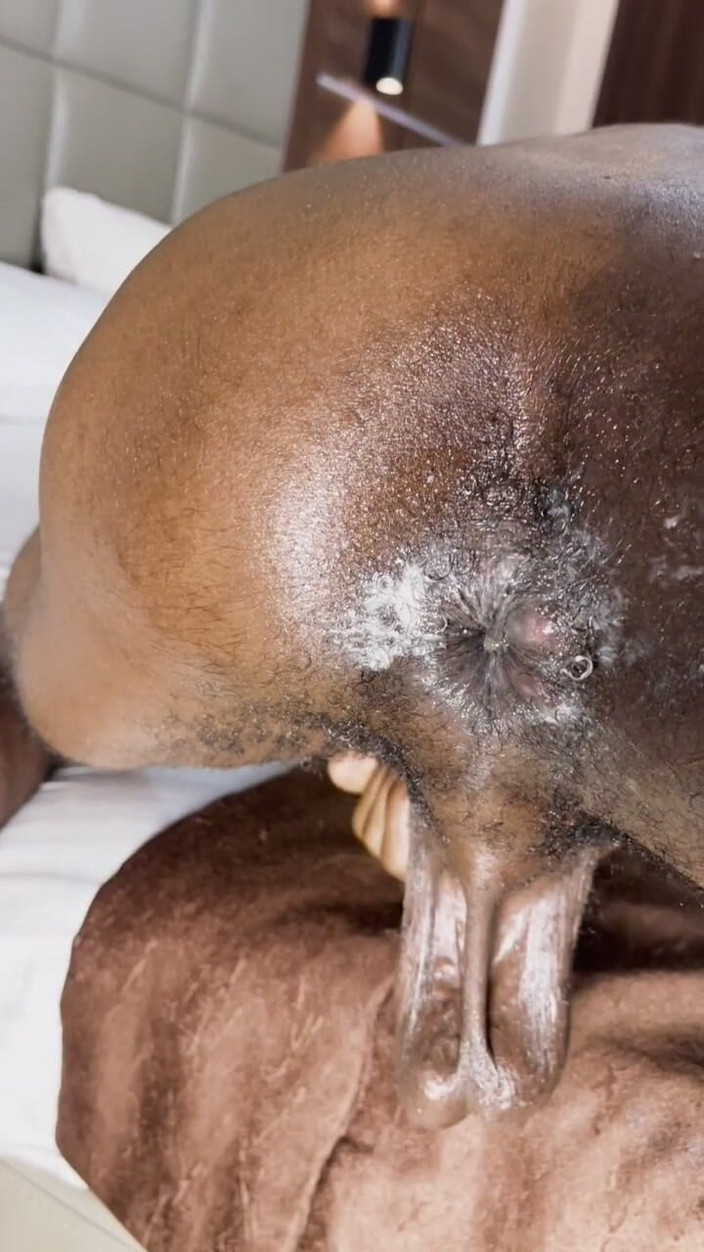 Chief_daddyy: Dia bilang dia tidak pernah menerima kontol seperti ini sebelumnya