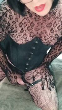 Trans gata se masturba