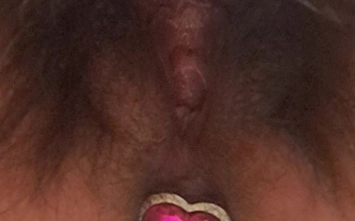 Mommy big hairy pussy: Анальна пробка, вид знизу