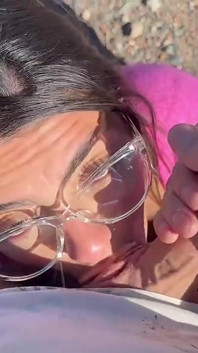 Blowjob Mitten Auf Der Straße Mit Sperma Im Gesicht