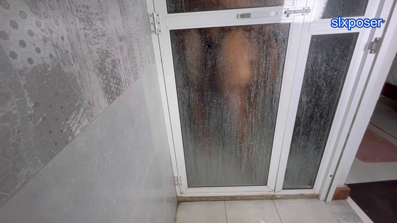 slexposer: Otel odasındayken üvey annemle aynı yatağı paylaştım