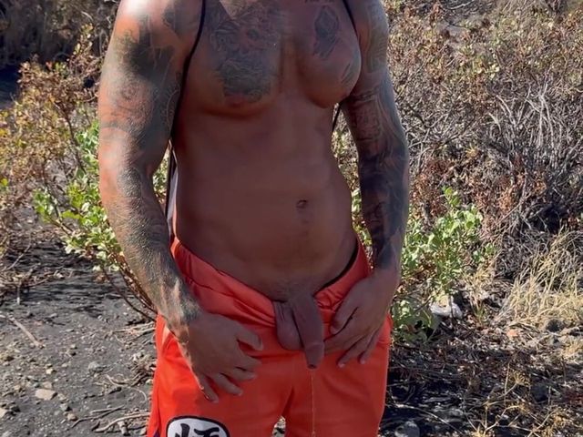 Piss in the Foresta Guy Discover Me (Boy gym)