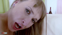 Porn-World: Michele su pequeña toma mucho!