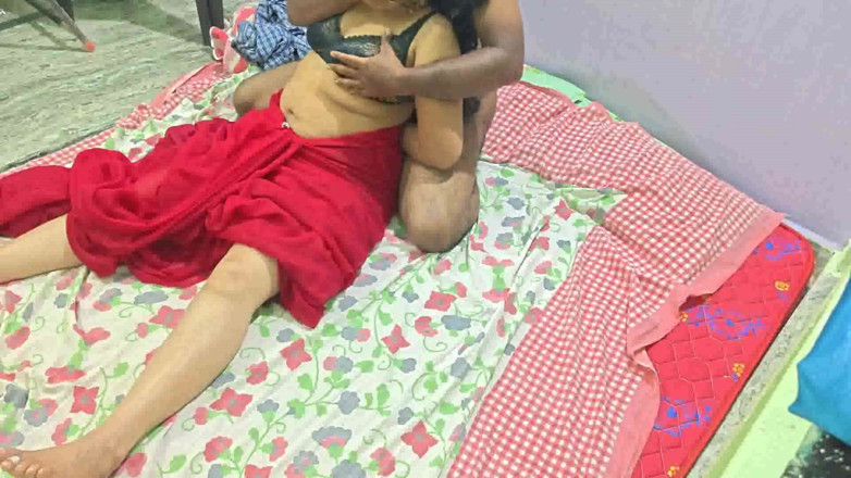 Sexy sindu: 남친이 핫한 보지를 먹는 동안 신음하는 Sindu Bhabhi