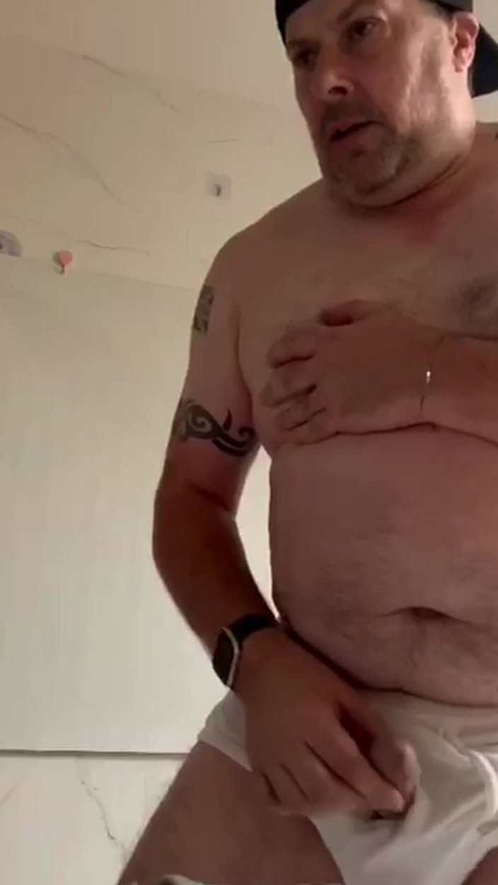 uktattooedchub74: Sıkı beyazların içinde mastürbasyon yapıyorum ve boşalıyor