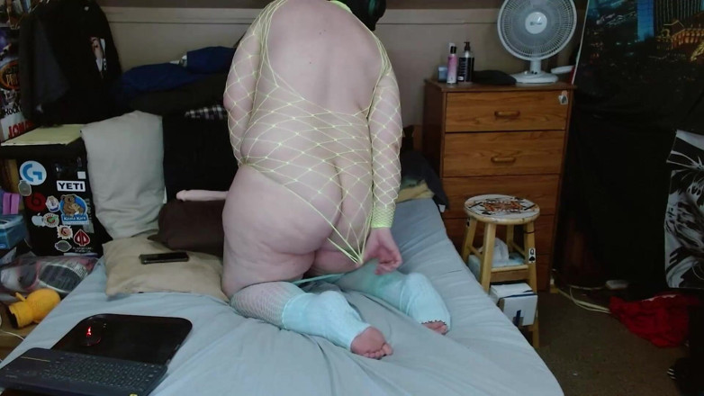 CosmicJones88: Fat Ass Sissy Crossdresser Goes Ass to Mouth After Shaking...