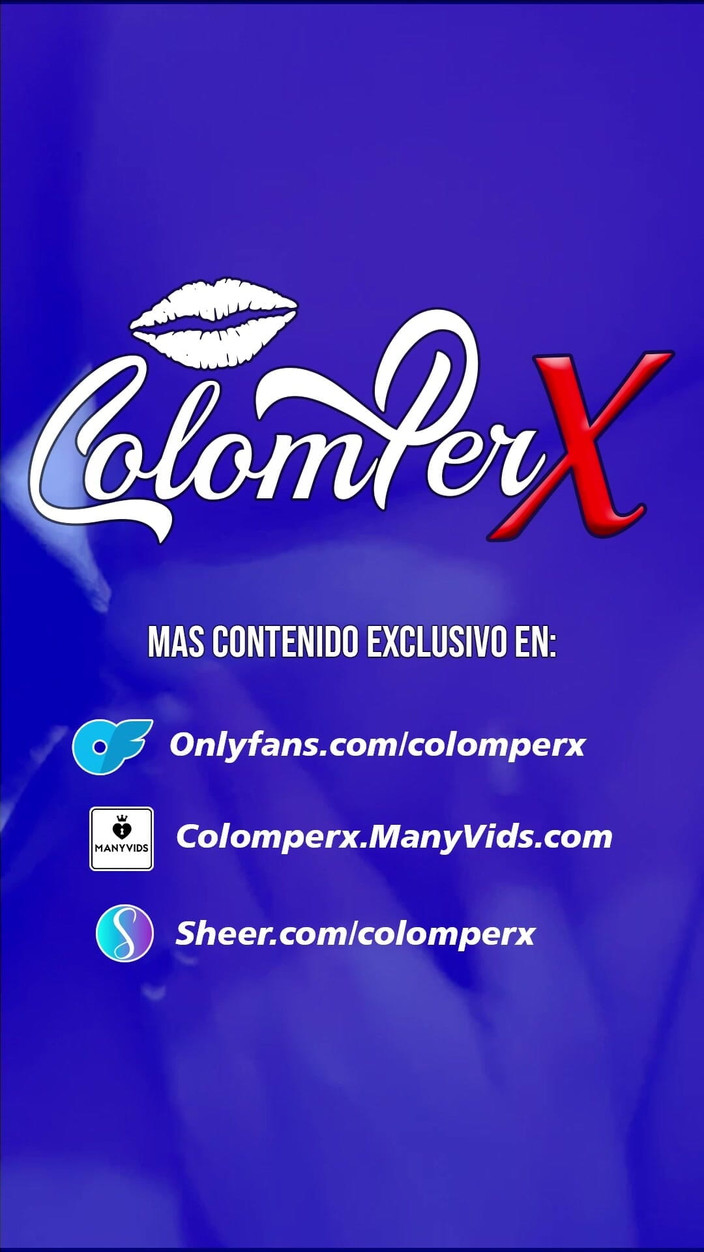 ColomPerx: Latina met grote tieten doucht en speelt met haar natte...