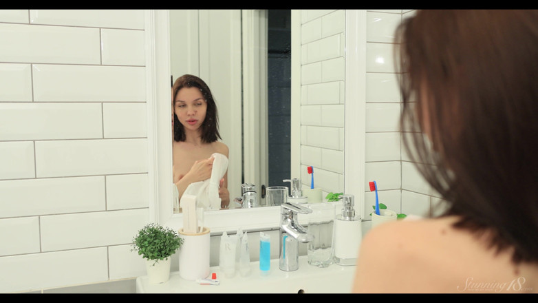 Stunning18: Teplá sprcha