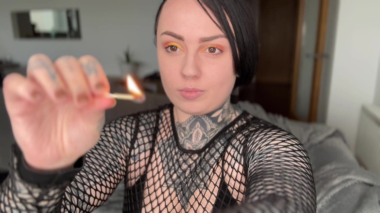 Miss Valentina: Joacă cu focul