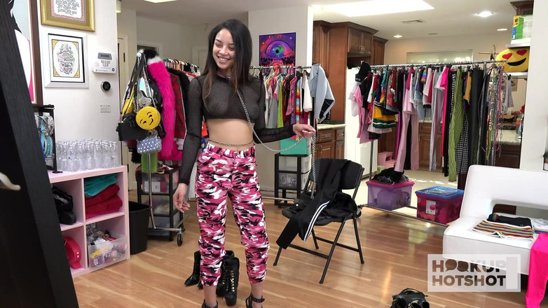 HookUp HotShot-BTS: Bts - ¡la loca Maya Bijou le encanta ser follada por un...