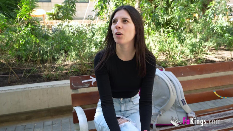 FAKings: Tall Babe Mia Gallardo Wants to Enjoy a Hardcore Anal...