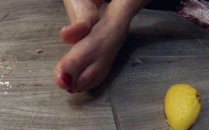Foot Fetish Heaven: Lisování citronu