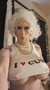 Im a Dumb Fuck Bimbo Looking for Cock