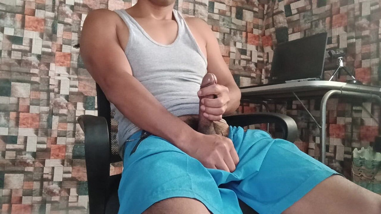 Hornyboy2058: De hitte stijgt met elke beweging totdat ik ontploft van...