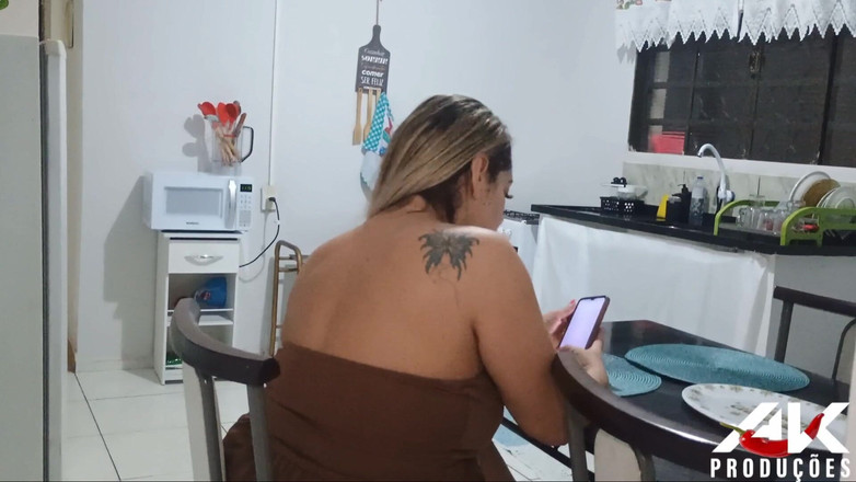 Agatha Kent: Tato MILFka zavolala doručovatelce a chtěla jí za její porod...