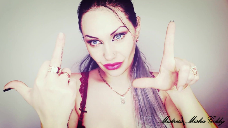 Goddess Misha Goldy: Adore mes lèvres, le symbole du loser et mon doigt...