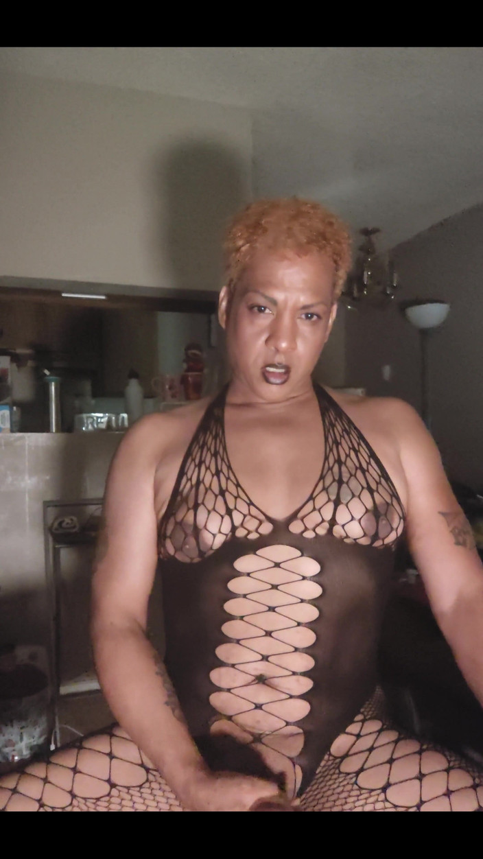 KNKY Bee: Oczywiście moja dziewczyna dick działa i używam go.