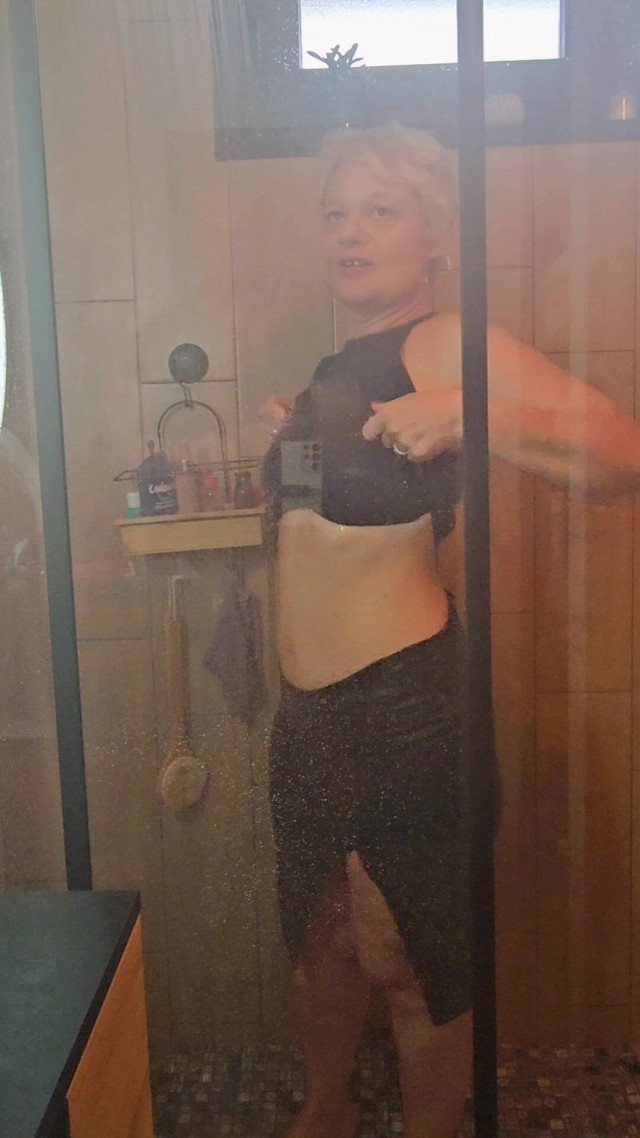 In the Shower in Sexy Mode at a Fan's (Fia studio)