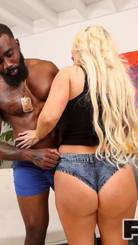 สาวผิวขาวตูดใหญ่ tiffani madison พยายามเย็ดควยใหญ่ผิวดํา