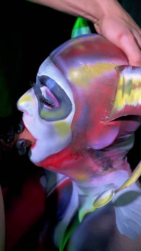 Harley Quinn dá a Puddin a melhor bodypaint bj