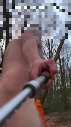 No limit cbt slave: Largo paseo desnudo en el forrest