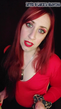 Il Mio Cuckold Femminilizzato Ed Io in Un Nightclub a Guardare Dicks!!