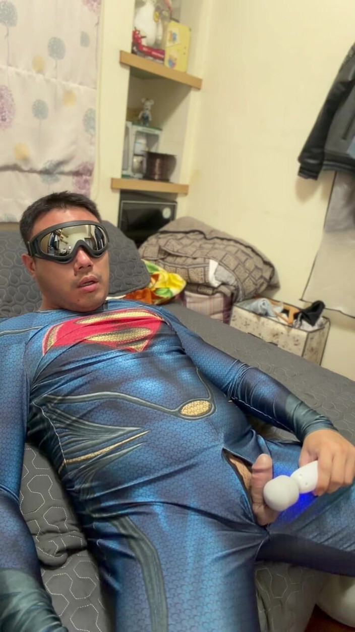 Bear Li: Fat Superman is in het voorjaar