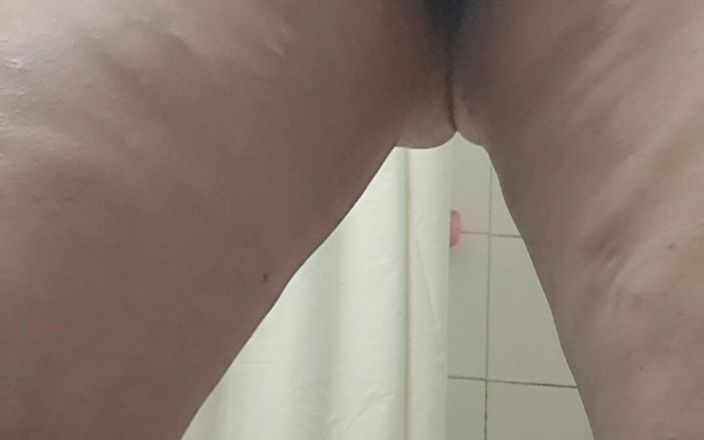 Mommy big hairy pussy: Máy bay bà già làm sạch âm hộ bẩn thỉu của...