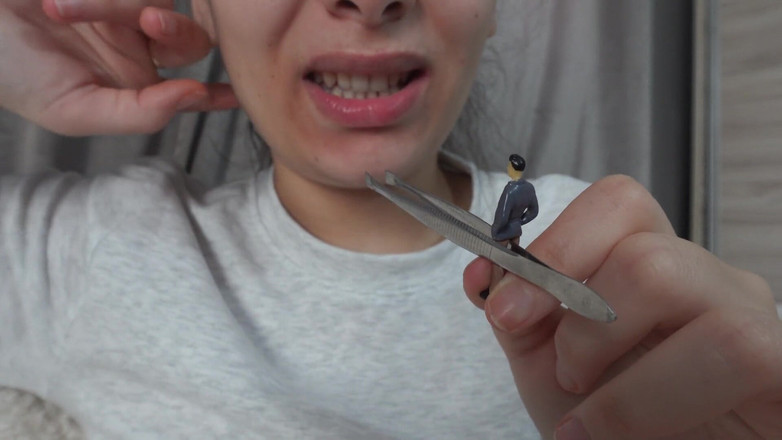 AmayaMori: Adik tiri gergasi saya bermain dengan abang tiri kecil molek