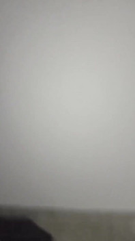 Meine nachbarin lässt das handy im badezimmer, ich checke es und sehe dieses Video, das sie mit ihrem freund und ich mastu aufgenommen hat