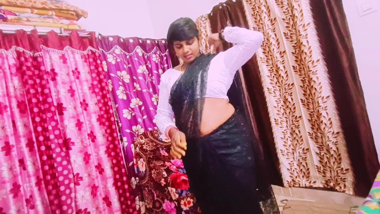 Telugu honey lips: Sex infidel frumoasa gospodină în sari negru, din păcate, futând tatăl...