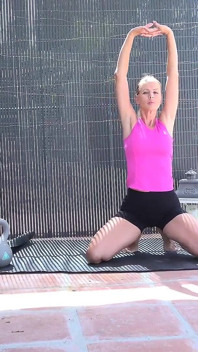 Auntjudys - tập luyện yoga nghịch ngợm với máy bay bà già cao nóng bỏng Lynna Nilsson