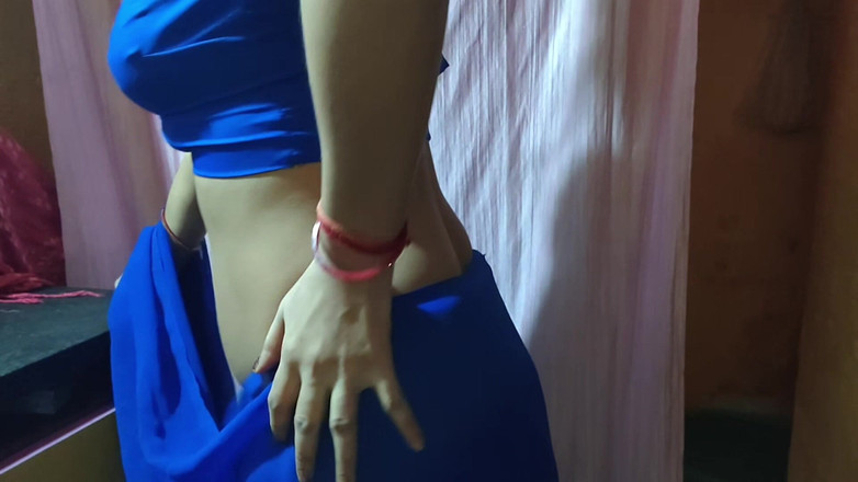 Hotpooja86900: Bhabhi sólo hrát sexy postava ukazující prsa