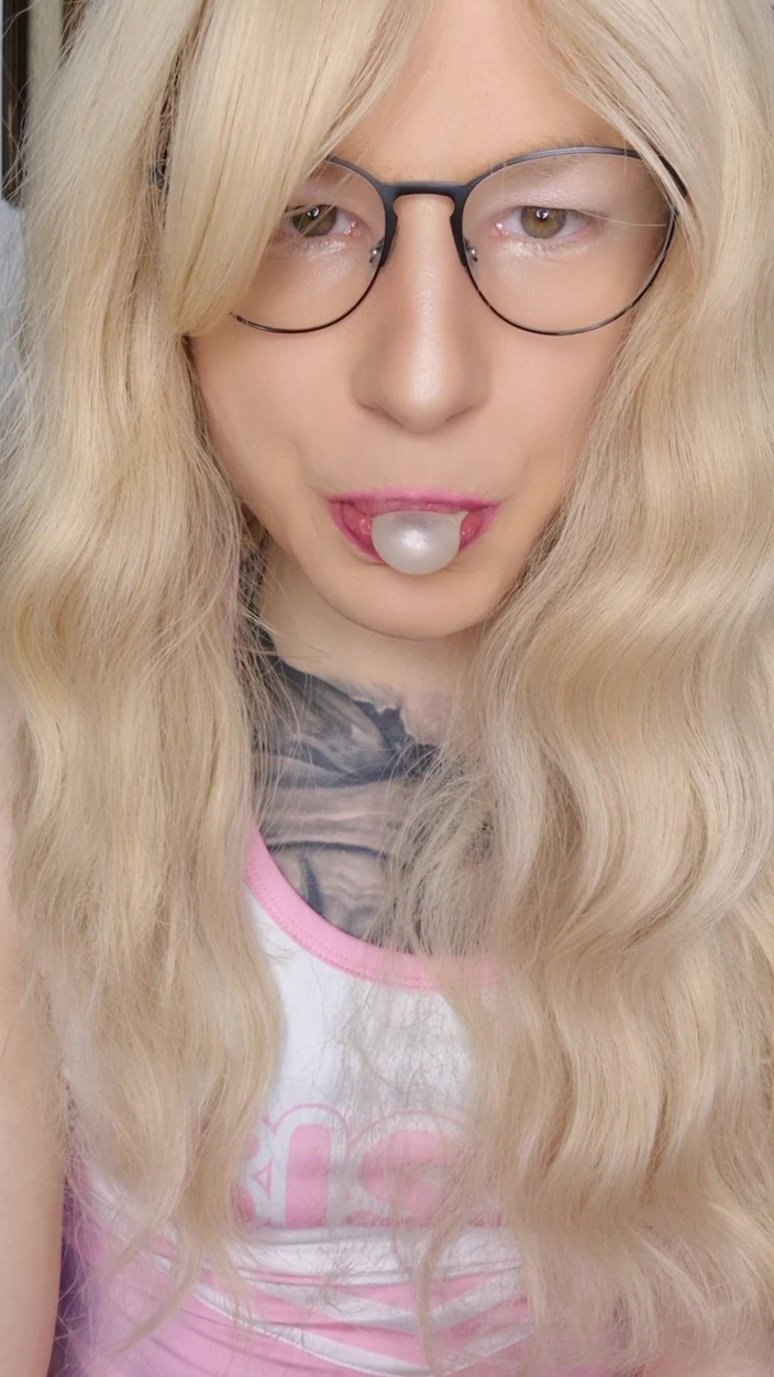 Sissy Adventures: Bubble Gum Sissy