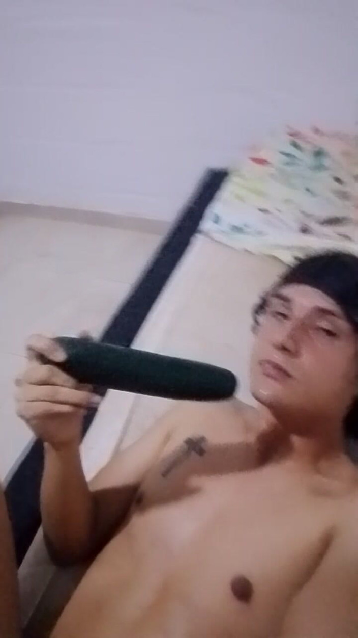 femboyass469: Femboy Chkes on a Cucumber and Penetrates His Rich Anal...