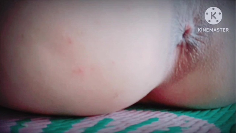 TricolorMusic3: Heet mooi sexy meisje masturbeerde poesje