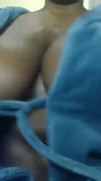 MiLF tettona che rimbalza le sue tette