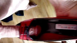 Suara pakai sepatu sampai dicrot sperma.