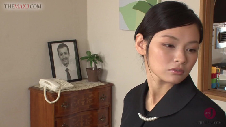 Asian happy ending: Memek berbulu cewek manis asia ini suka banget di-fingering - bagian 1