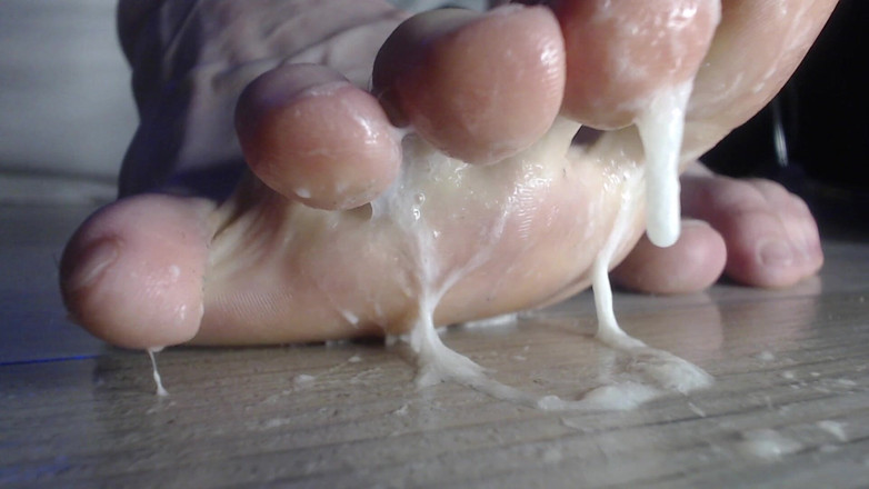 Hunky time: Pies Rectos De Polla Y Leche En Los Pies