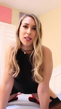 Kimber Lee Sexy femdom JOi v těsných černých šatech