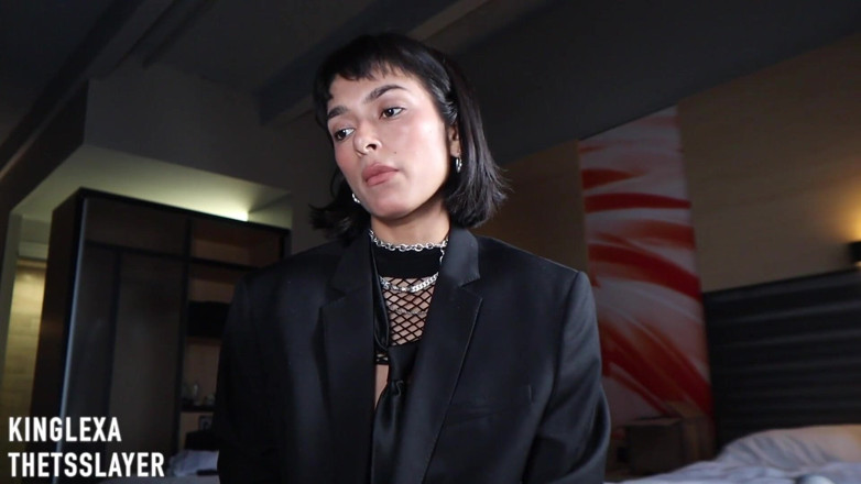 XXX Slayer Productions: ถูกเย็ดรูตูดด้วย strap-on ระหว่างงานพรีเซนต์: ชีวิตสมดุลของราชินี Lexa