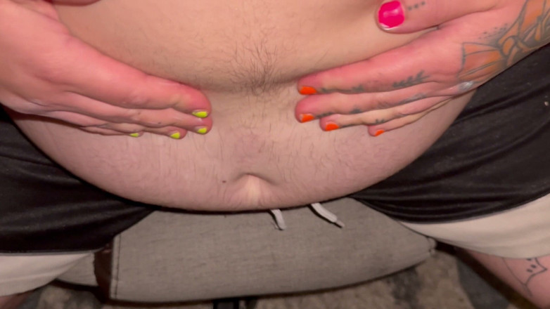 SoftBakedAfterDark: Uctívání břicha - tlustý ftm trans muž