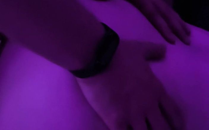 BigSexShow: Karısını sikiyor ve anal deliğine ve götüne boşalıyor