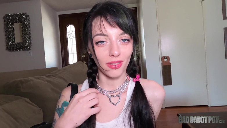 BadStepFamilyPov: Kitty Kam strakke roze kut