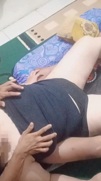 (parte 1) Madrastra gordita cachonda quiere ser follada